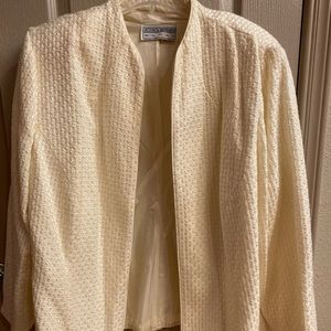 🥂Truly amazing Plus Size Ivory Jacket🥂